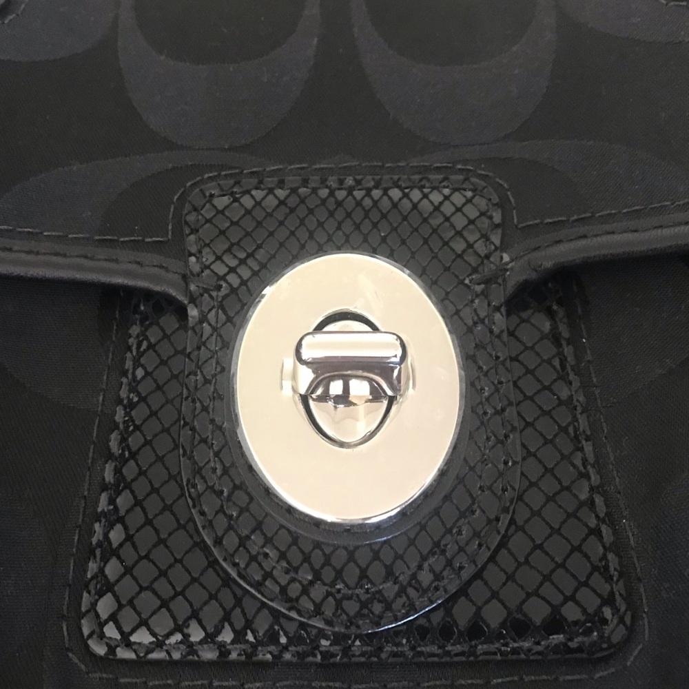 Coach purse. Excellent condition! - Picture 3 of 8